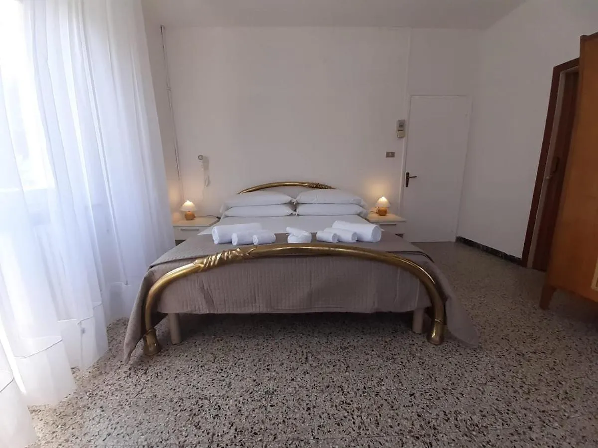 Beeliving Room&Breakfast (Adults Only) Riccione Couette-café