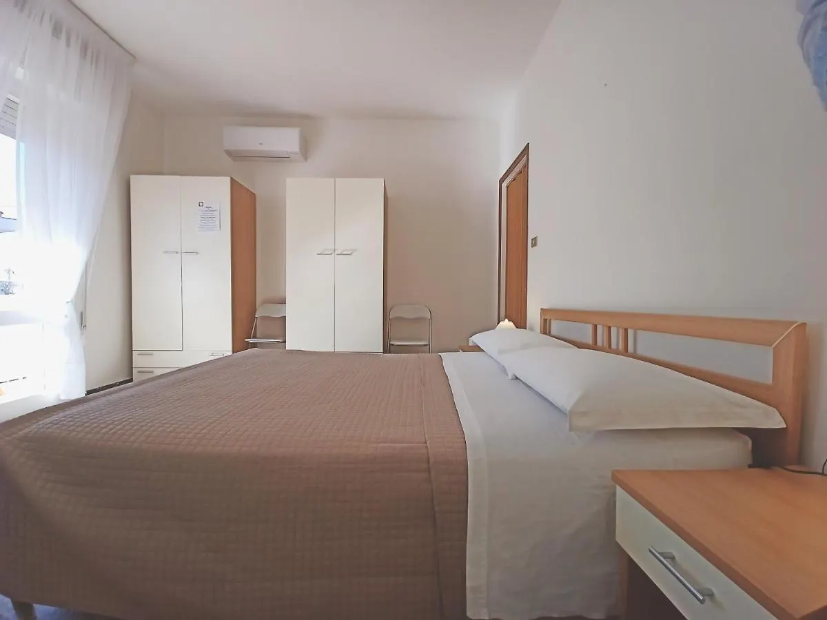Beeliving Room&Breakfast (Adults Only) Riccione 0*,  Italia