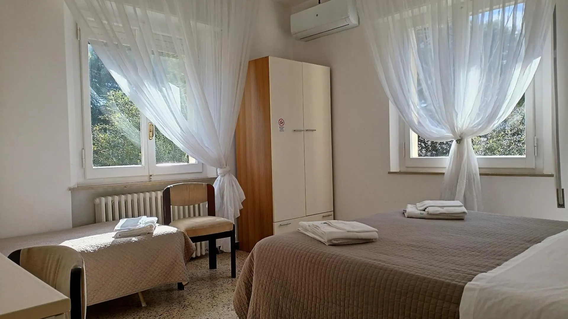 Beeliving Room&Breakfast (Adults Only) Riccione Bed & Breakfast