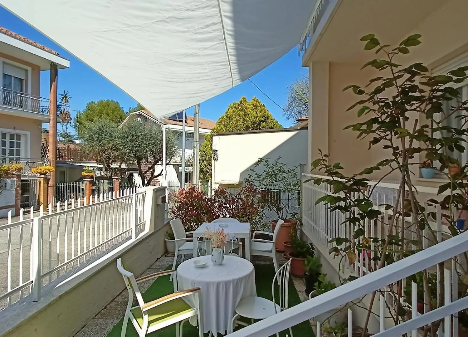 Beeliving Room&Breakfast (Adults Only) Riccione Bed & Breakfast