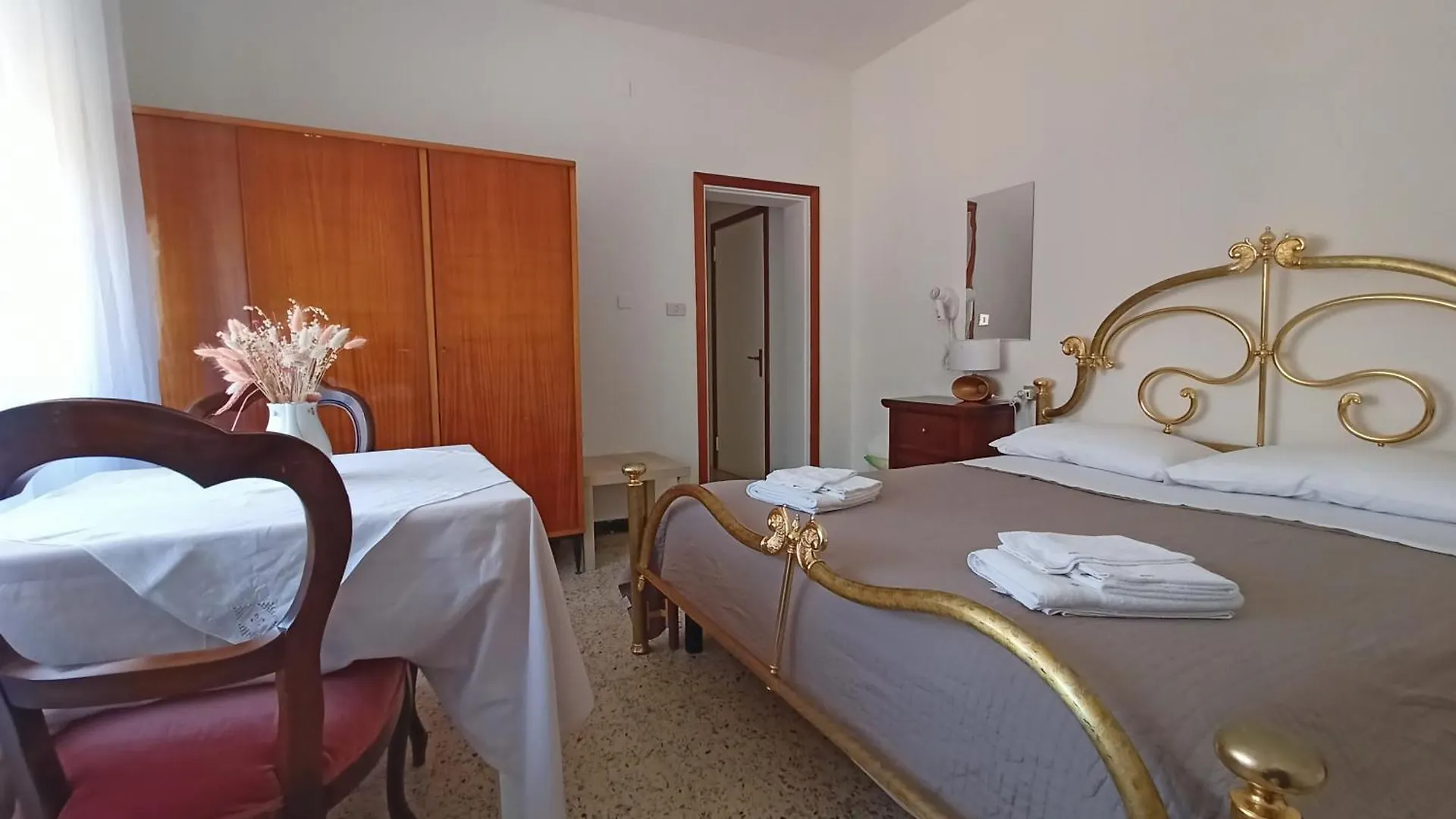 Beeliving Room&Breakfast (Adults Only) Riccione Bed & Breakfast
