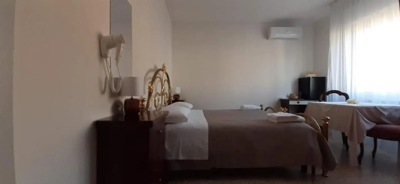 Beeliving Room&Breakfast (Adults Only) Riccione 0*,