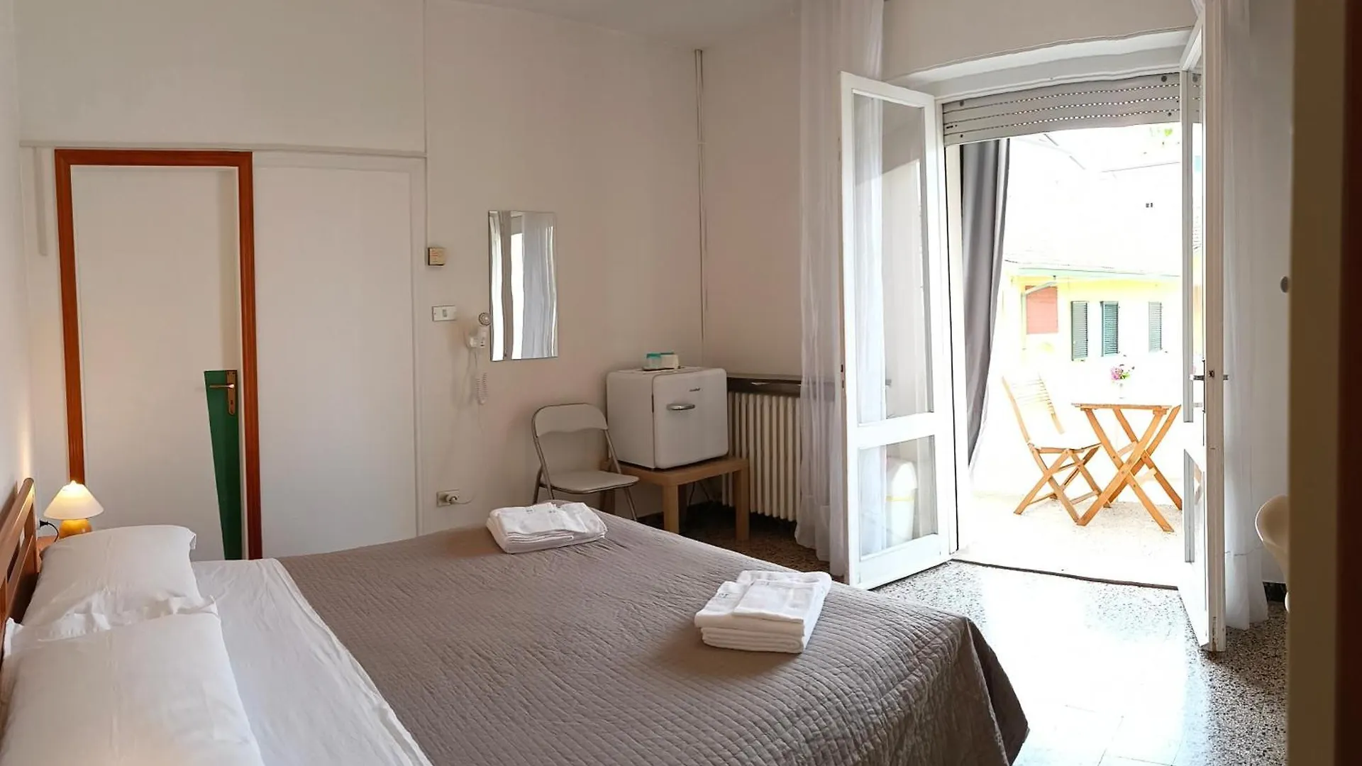 Beeliving Room&Breakfast (Adults Only) Riccione Bed & Breakfast